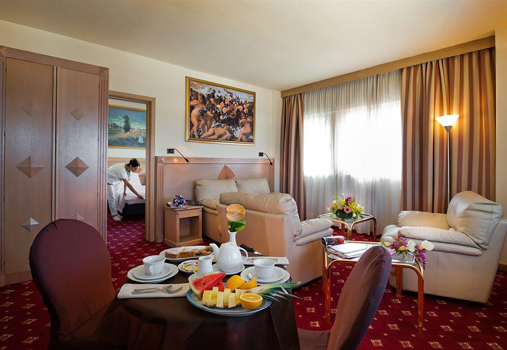 Grand Hotel Continental Tirrenia Zewnętrze zdjęcie